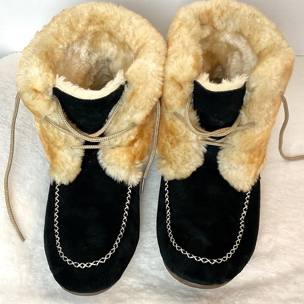 Lamo Black Suede Comfort Lace-up Moccasin Faux Fur Ankle Booties sz 8 to 8.5M - Picture 7 of 12